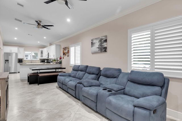 16 Jewfish Avenue, Key Largo, FL 33037