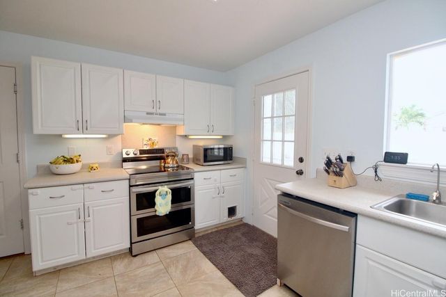 87-1118 Oheohe Street, Waianae, HI 96792