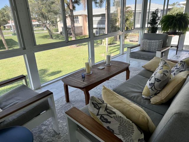 1360 NW 19th Terrace 202, Delray Beach, FL 33445