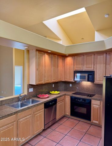 7240 N DREAMY DRAW Drive 114, Phoenix, AZ 85020