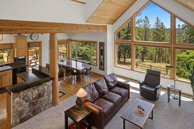 2020 E Pine Hill Ln, Spokane, WA 99224