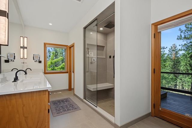 2020 E Pine Hill Ln, Spokane, WA 99224