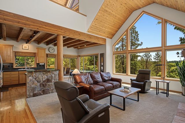 2020 E Pine Hill Ln, Spokane, WA 99224
