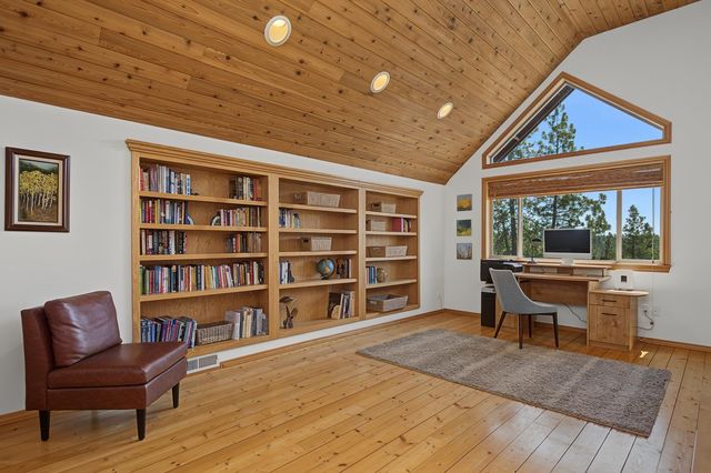 2020 E Pine Hill Ln, Spokane, WA 99224