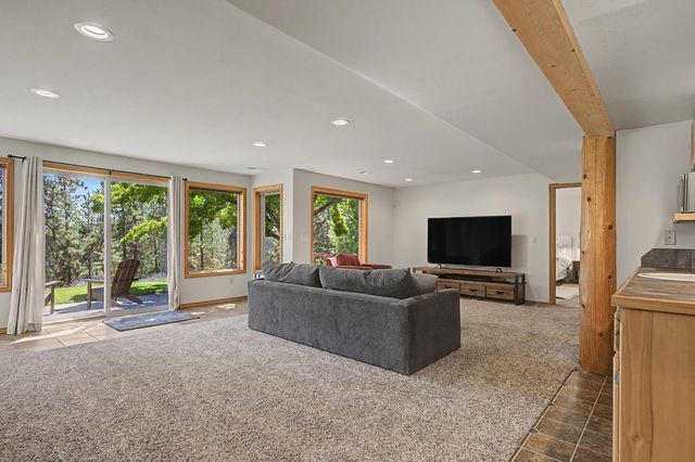 2020 E Pine Hill Ln, Spokane, WA 99224