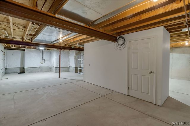 25 Woodpointe Run, Amherst, NY 14221