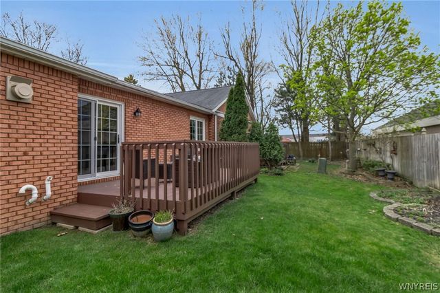 25 Woodpointe Run, Amherst, NY 14221