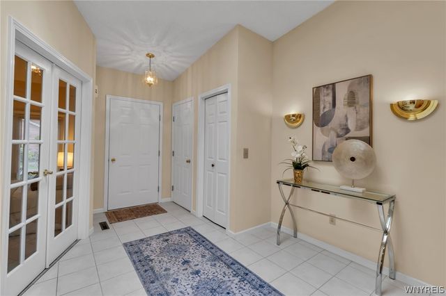 25 Woodpointe Run, Amherst, NY 14221