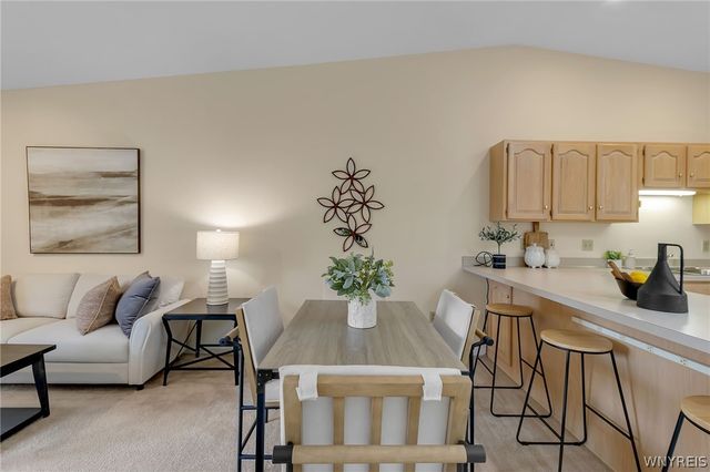 25 Woodpointe Run, Amherst, NY 14221
