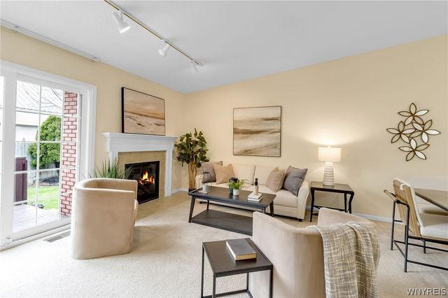 25 Woodpointe Run, Amherst, NY 14221