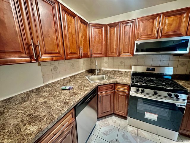 255-08 148th Avenue 1st Floor, Rosedale, NY 11422