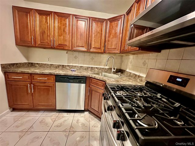 255-08 148th Avenue 1st Floor, Rosedale, NY 11422