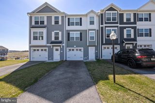 914 SETTING SUN LN, Chambersburg, PA 17201