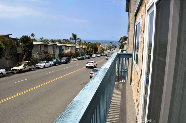 637 Manhattan Beach Boulevard, Manhattan Beach, CA 90266
