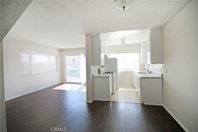 637 Manhattan Beach Boulevard, Manhattan Beach, CA 90266