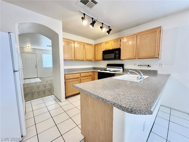 2048 Rose Coral Avenue, Las Vegas, NV 89106