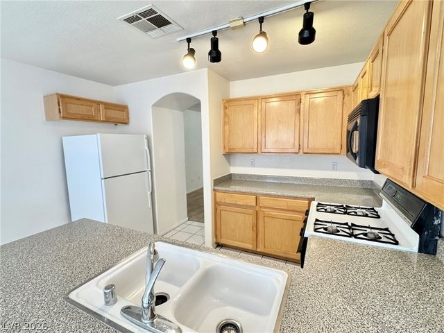 2048 Rose Coral Avenue, Las Vegas, NV 89106