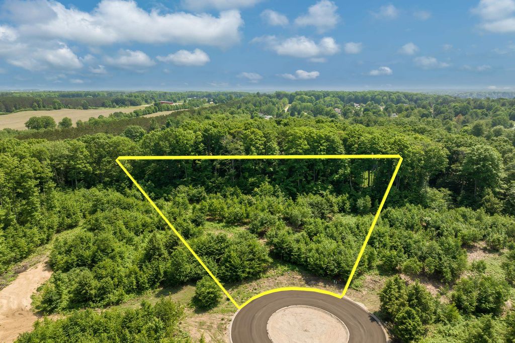 8753 Hemlock Hill Drive, Traverse City, MI 49685