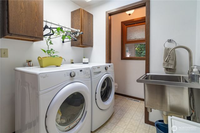 2102 Mark Street, Lacey, WA 98516