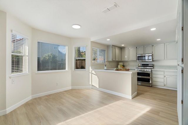 4721 Mapleplain Ave, Elk Grove, CA 95758