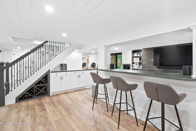 21 Stoney Brook Road, Holmdel, NJ 07733