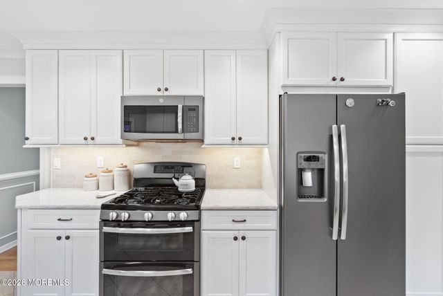 21 Stoney Brook Road, Holmdel, NJ 07733