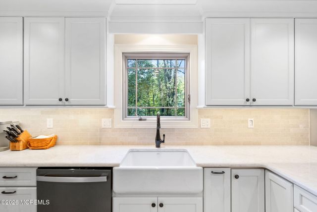 21 Stoney Brook Road, Holmdel, NJ 07733