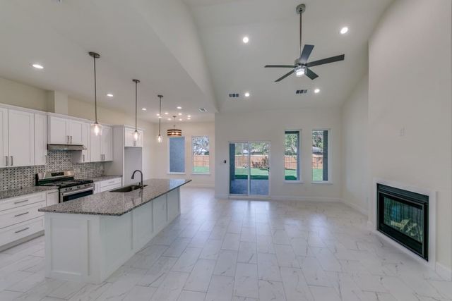 1703 14th Street, Plano, TX 75074