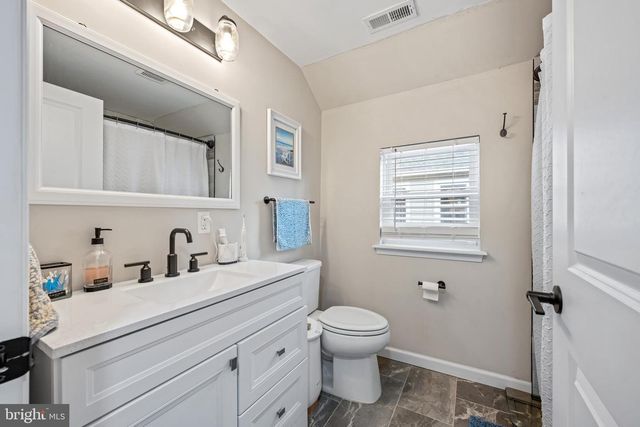 215 BOULEVARD AVE, Pitman, NJ 08071