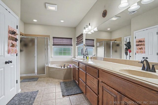 24253 E 145th Street S, Coweta, OK 74429