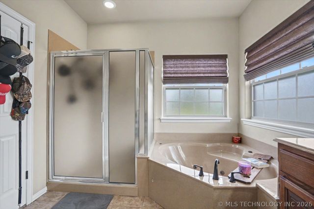 24253 E 145th Street S, Coweta, OK 74429