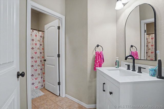 24253 E 145th Street S, Coweta, OK 74429