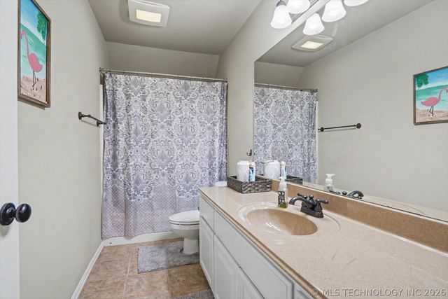 24253 E 145th Street S, Coweta, OK 74429