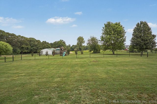 24253 E 145th Street S, Coweta, OK 74429