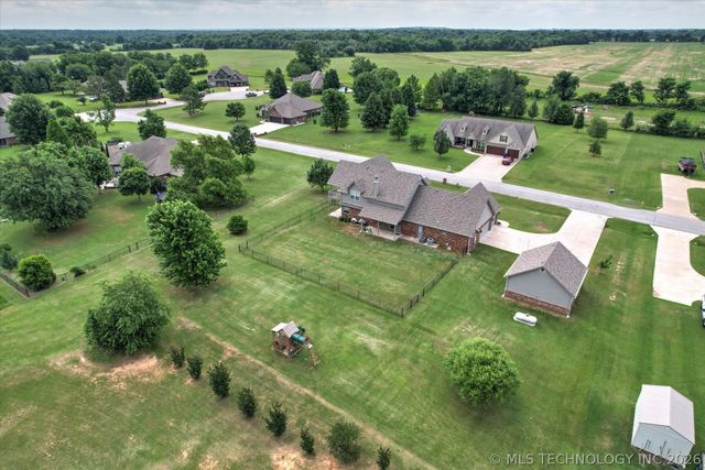 24253 E 145th Street S, Coweta, OK 74429