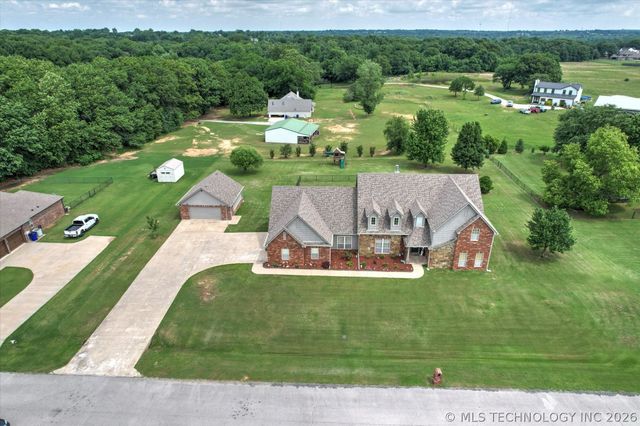 24253 E 145th Street S, Coweta, OK 74429