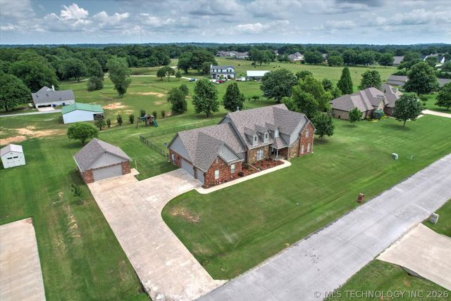 24253 E 145th Street S, Coweta, OK 74429