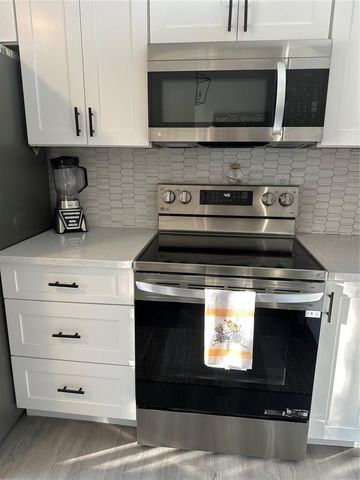 1333 SHADY PINE WAY D, Tarpon Springs, FL 34688