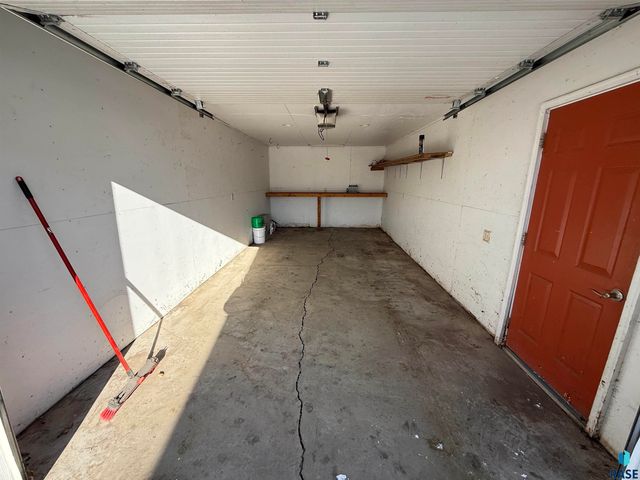 3008 E 21st St Street, Sioux Falls, SD 57103