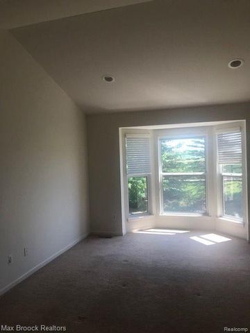 40761 Lenox Park Drive, Novi, MI 48377