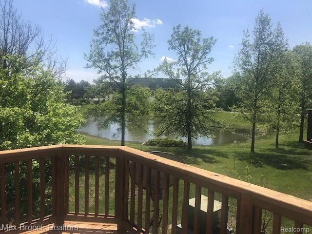 40761 Lenox Park Drive, Novi, MI 48377