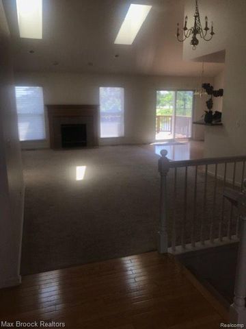 40761 Lenox Park Drive, Novi, MI 48377