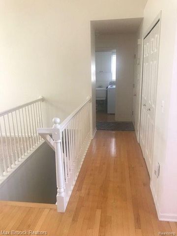 40761 Lenox Park Drive, Novi, MI 48377