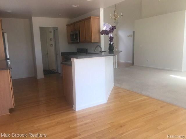 40761 Lenox Park Drive, Novi, MI 48377