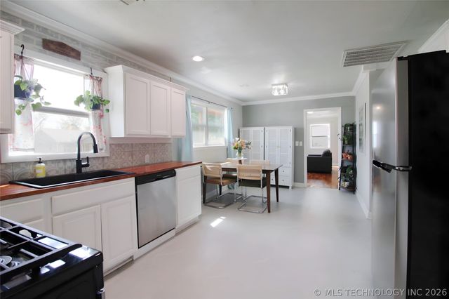 710 S 5th Street, Morris, OK 74445