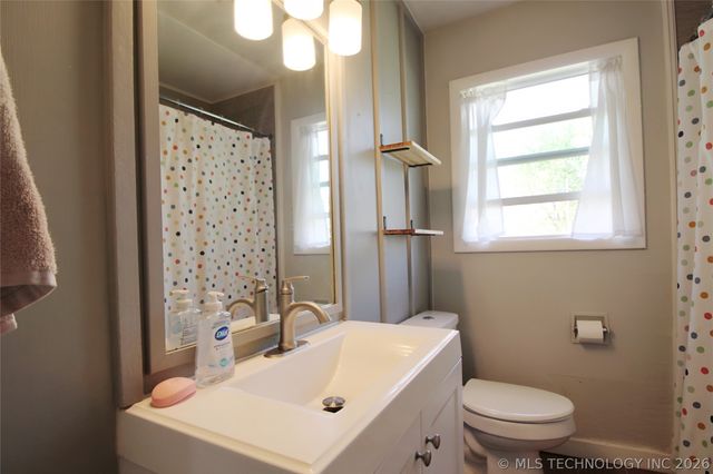 710 S 5th Street, Morris, OK 74445