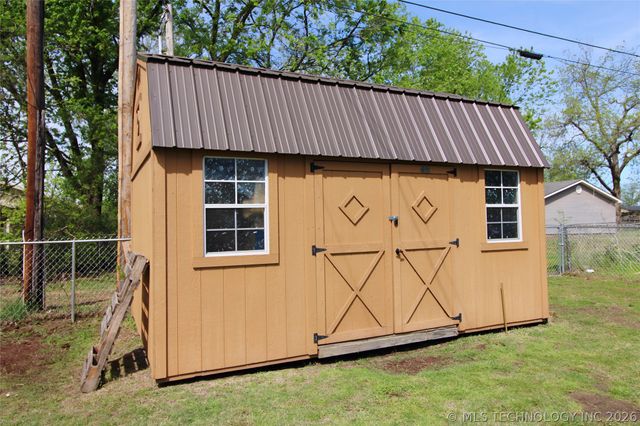 710 S 5th Street, Morris, OK 74445