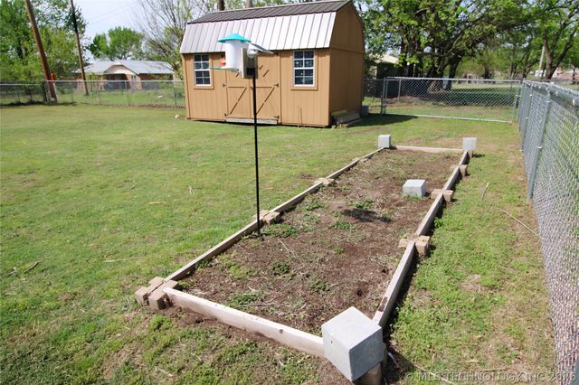 710 S 5th Street, Morris, OK 74445