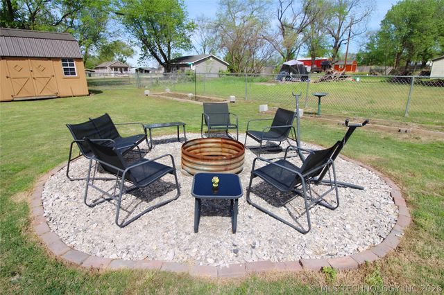710 S 5th Street, Morris, OK 74445