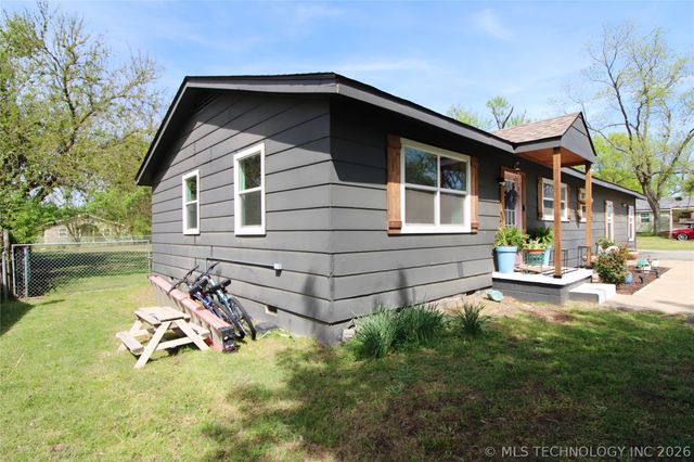 710 S 5th Street, Morris, OK 74445